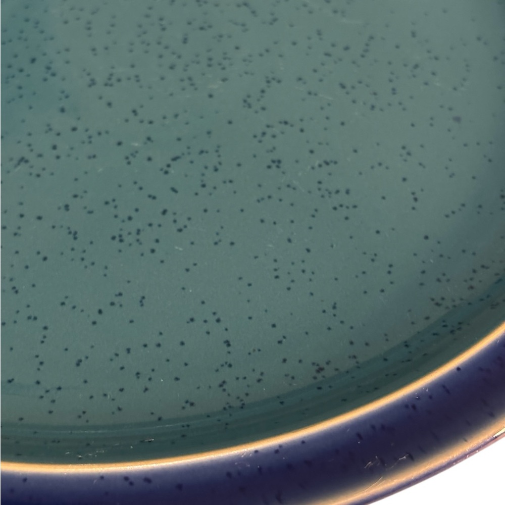 2 Denby Harlequin Dinner Plates Stoneware Navy Blue Rim Green Speckled Center - Picture 5 of 8